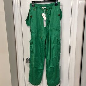 NWT Love the Label Avril Silky Cargo Pants Size: M